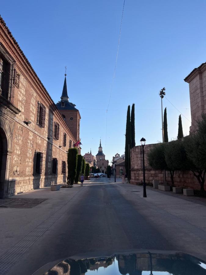 Sonar En La Plaza Cervantes 2 Alcalá de Henares Eksteriør bilde